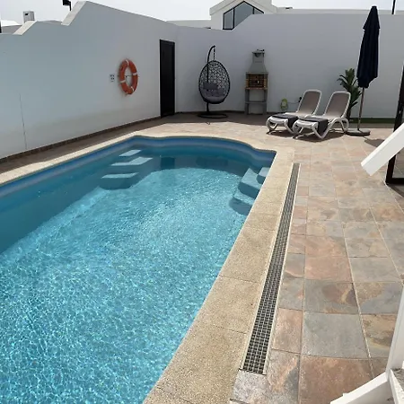 Hola Villa
